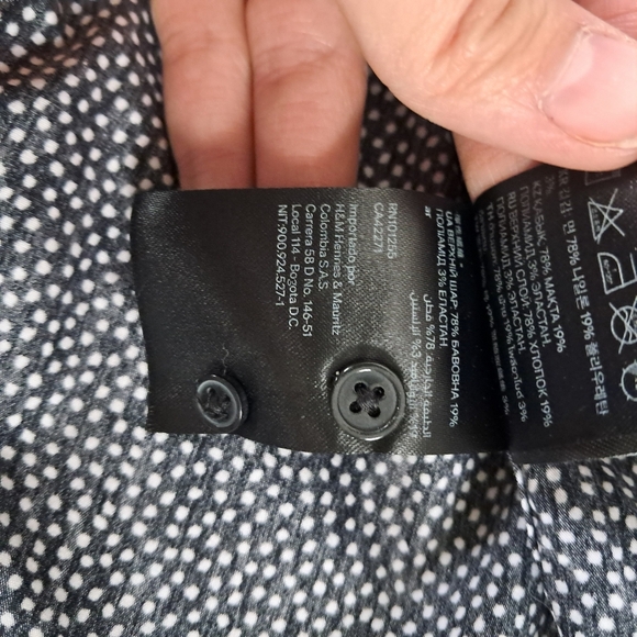 H&M Mens Slim Fit Stretch Button Up Shirt Black White Polka Bot Size Medium - Picture 7 of 9